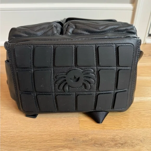 Itzy Ritzy • Diaper Bag Boss Backpack • Rock & Roll • Black - Picture 10 of 10